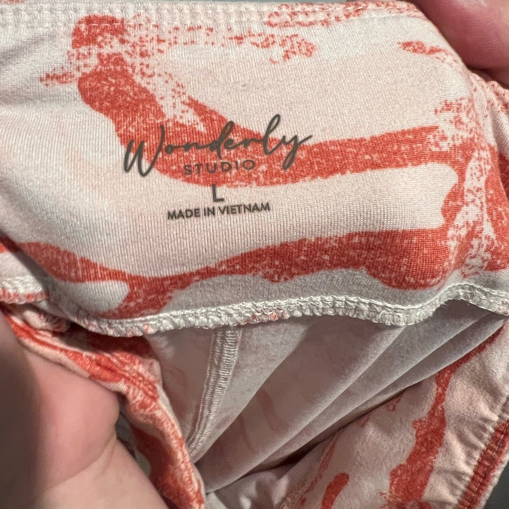 Wonderly Studio Camo Leggings Size L‎ - Picture 3 of 3